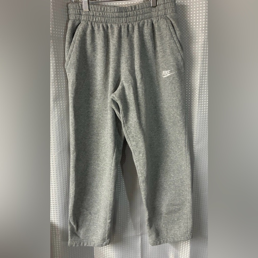 Nike grey sweatpants men’s size XL EUC 32” outseam
